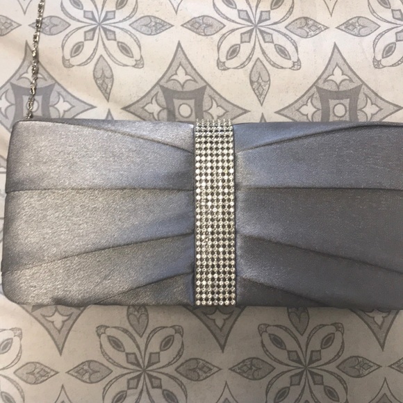 Clutch - Picture 1 of 2